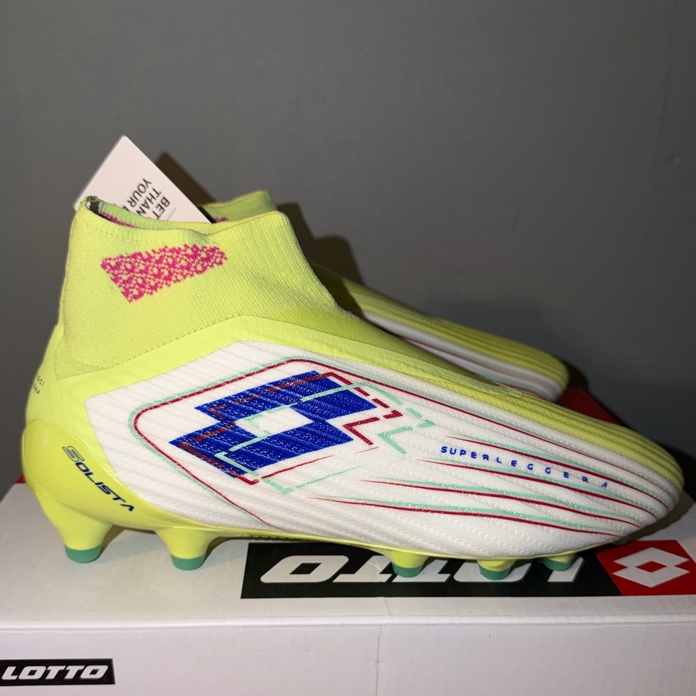 LOTTO Men’s Soccer Cleats Size 9.5